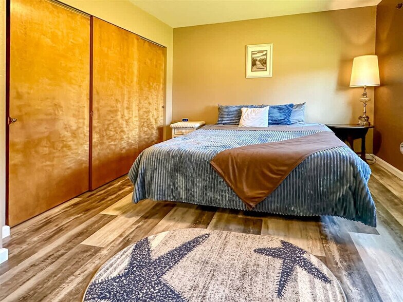 Building Photo - 262 Mantle Rd