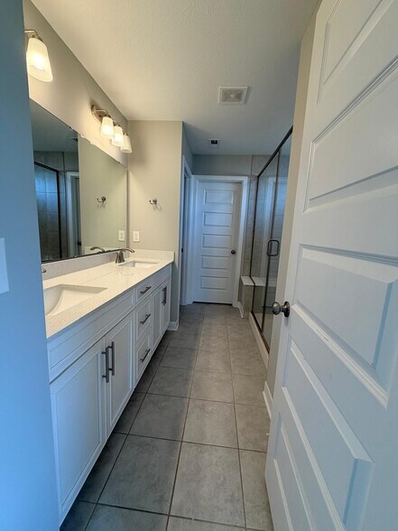 Building Photo - 15453 Awaken Dr