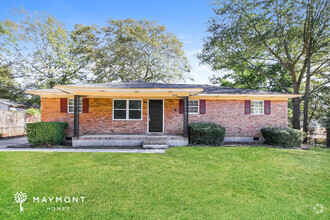 Building Photo - Lovely Three Bedroom