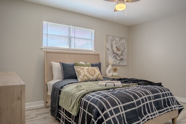 Building Photo - FREE DECEMBER RENT!!!! GORGEOUS REMODELED HOME!!!