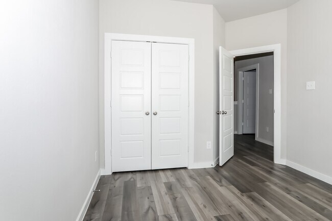 Building Photo - 333 N Centro Cir