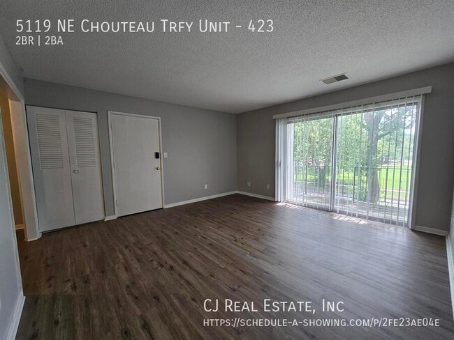 Building Photo - 5119 NE Chouteau Trafficway