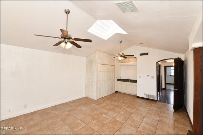 Building Photo - 7318 Corona Del Sol Dr