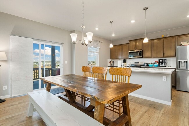 Building Photo - 4 Bedroom Overlooking Orchard in Windsor