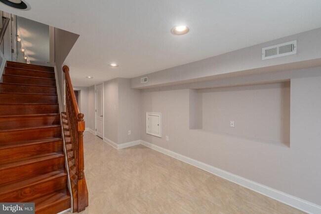 Building Photo - 316 Albemarle St