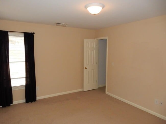 Building Photo - 450 Evans Mill Dr
