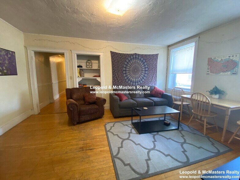 Building Photo - 138 Davis Ave