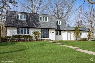 Building Photo - $3,000 | 5 Bedroom, 2.5 Bathroom House | N...