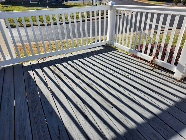 Building Photo - For Rent: Harrisonburg 3 BR, 2.5 Bath Townhouse