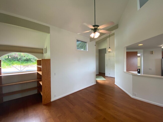 Building Photo - Kamuela Heights