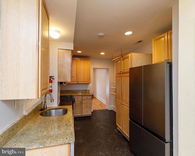 Building Photo - 809 Kentucky Ave SE