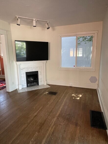 Living Room - 777 E 4th Ave