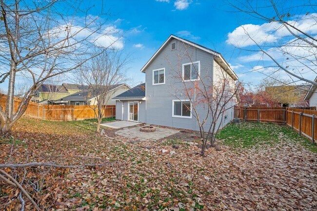 Building Photo - 3685 S Creekwood Way