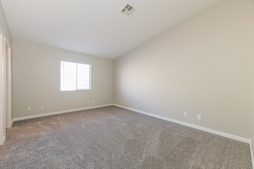 Building Photo - 4030 W Red Coach Ave