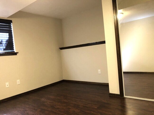 Building Photo - 3 Bed/2bath Single Family Home in Parkwood East