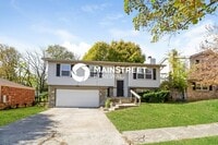 Building Photo - 3 Bedroom Pet-Friendly Home in Louisville, KY with Main Street Renewal