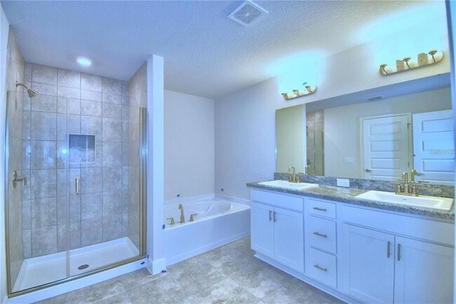 Building Photo - 906 Sofia Ln