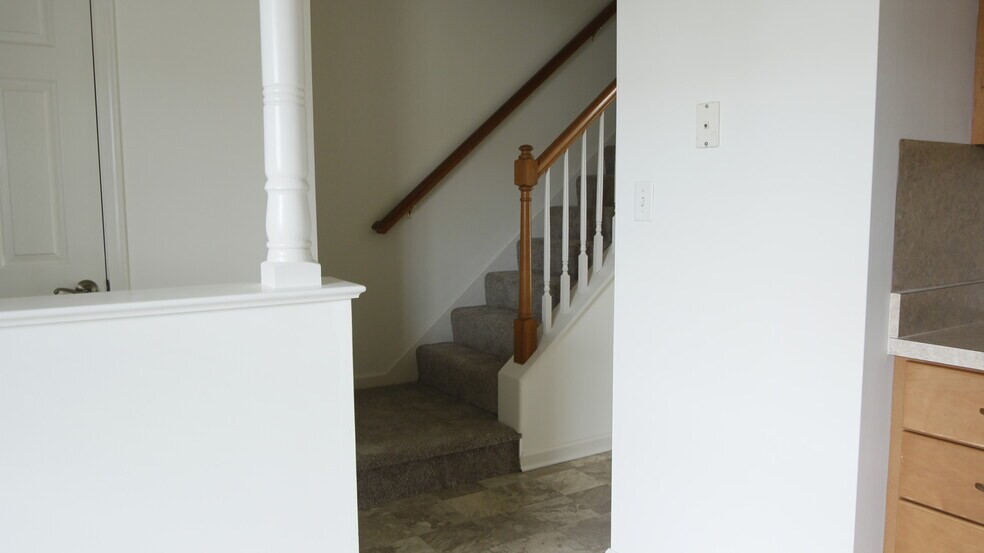 Building Photo - 27 Ramsgate Ln