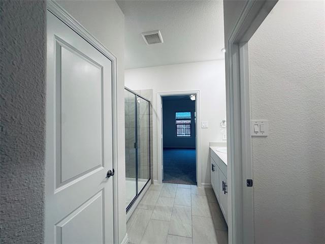 Building Photo - 606 Clover Crk Dr