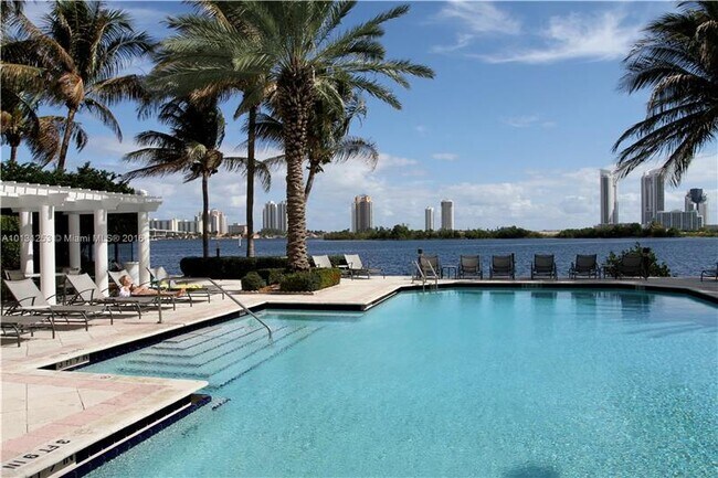 Building Photo - 3235 NE 184th St