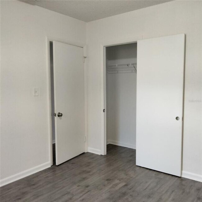 Building Photo - 351 Davenport Ave NE