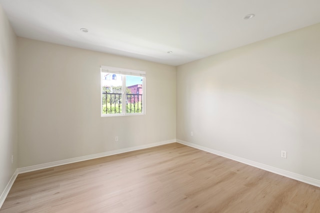 2nd Bedroom no furniture - 3424 Bellevue Ave