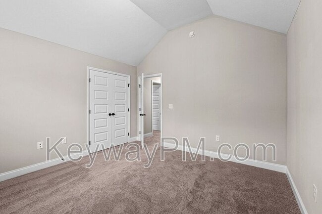 Building Photo - 3070 Venetian Dr