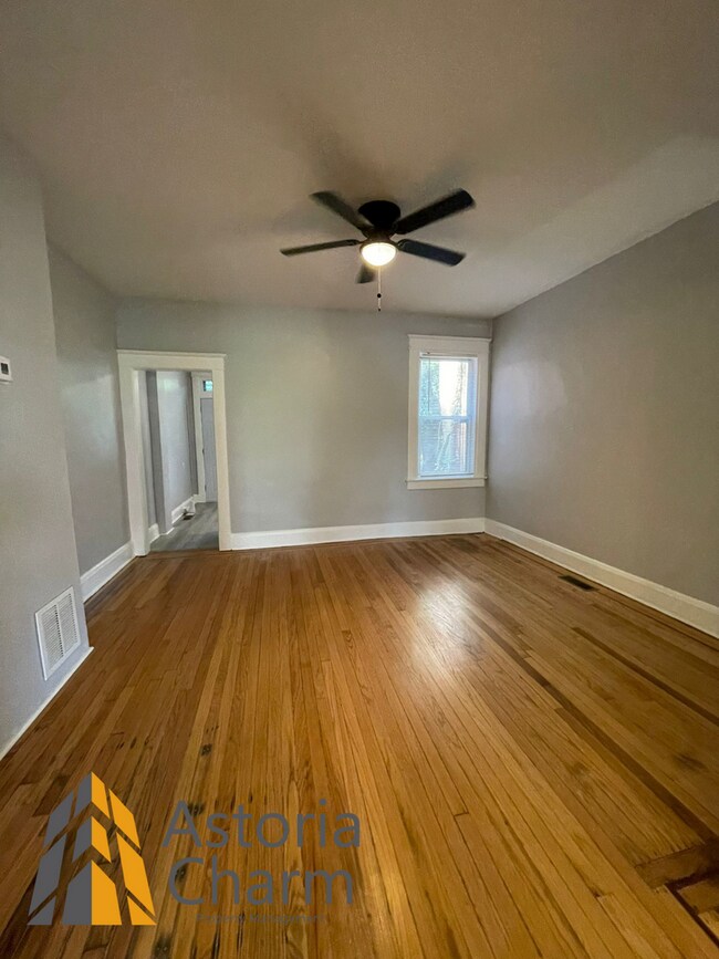 Building Photo - 2 Bedroom + Den with Finished Basement & Fenced Yard