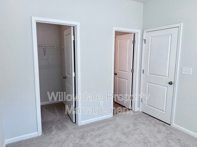 Building Photo - 398 Chesapeake Cmns St