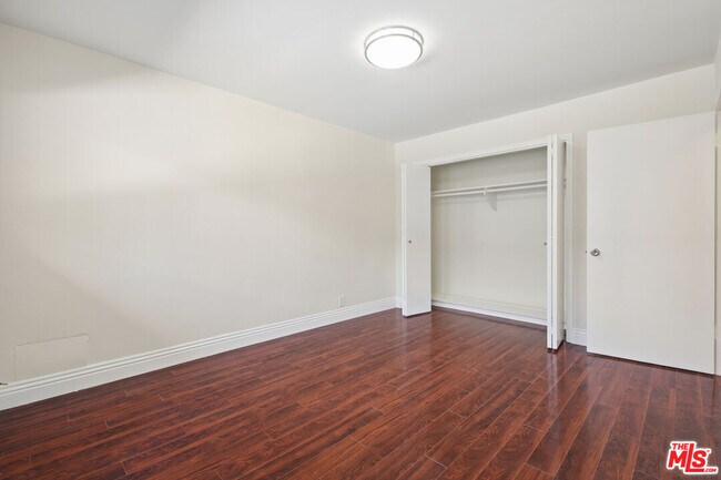 Building Photo - 1220 N Ogden Dr