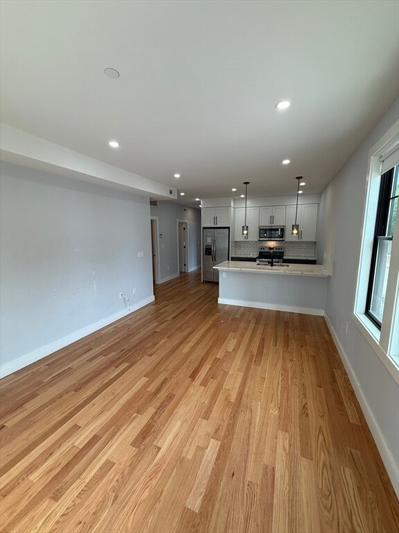 Building Photo - 8 Ford St