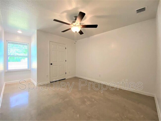 Building Photo - 9130A Winding Ct