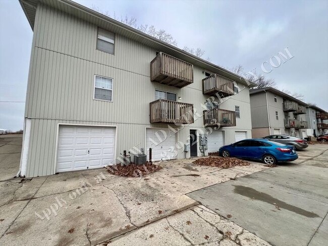 Building Photo - Affordable Living in Kansas City-Available NOW!!