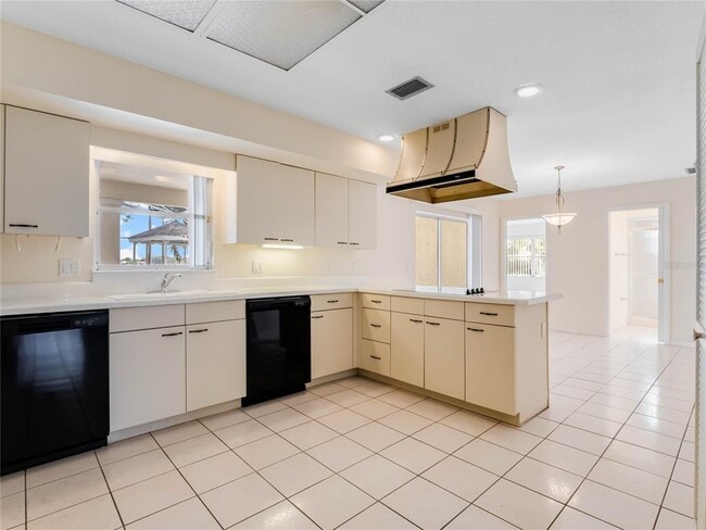 Building Photo - 9531 Bay Vista Estates Blvd