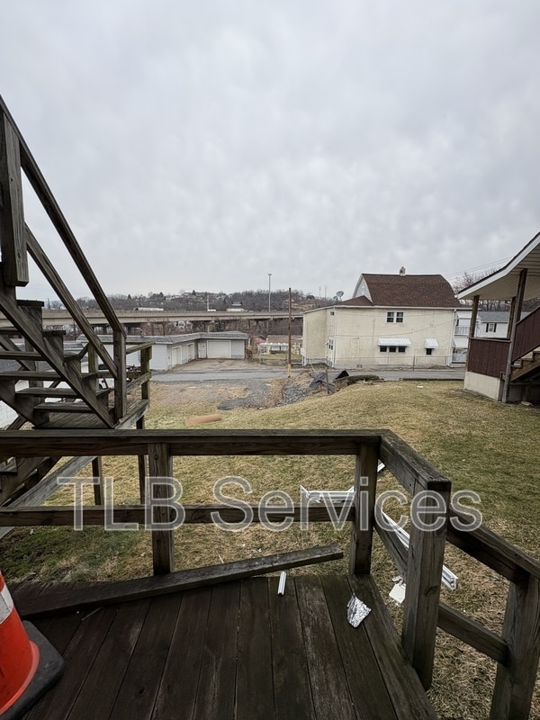 Building Photo - 139 Sand St