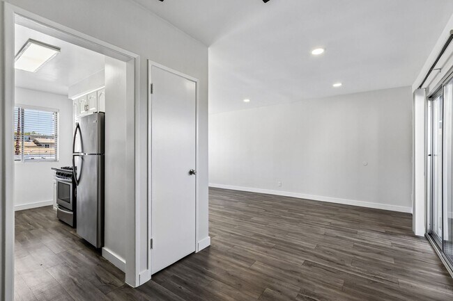 Interior Photo - 11645 Gorham Ave