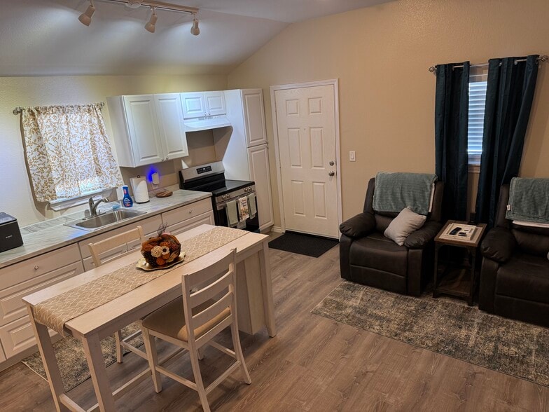 Building Photo - 2021 County Road 75