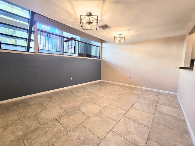 Building Photo - 3103 Eisenhauer Rd