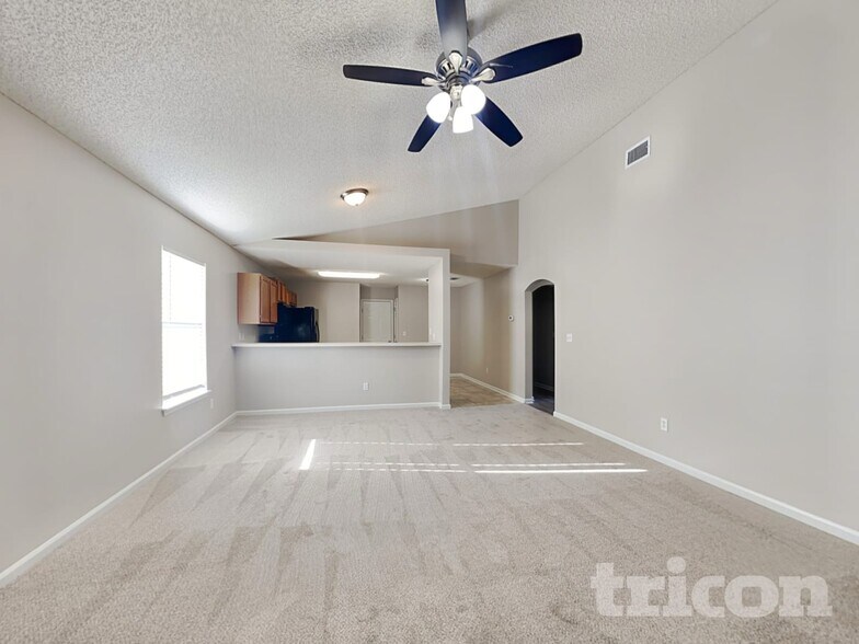 Building Photo - 4231 Hanging Moss Dr