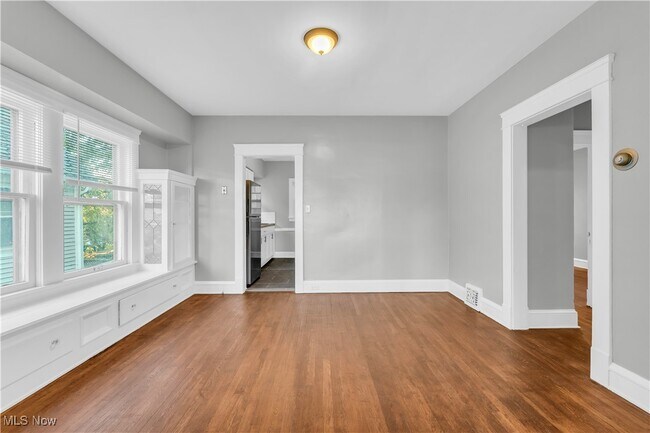 Building Photo - 1239 W 115th St