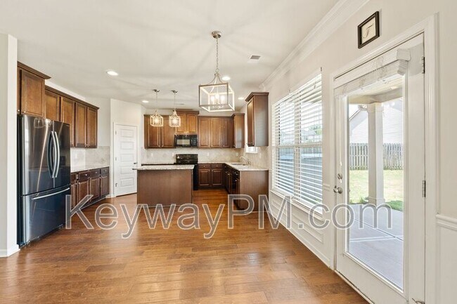 Building Photo - 5007 Vine Ln