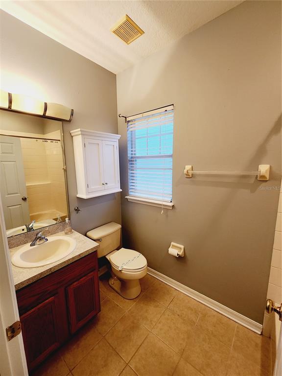 Building Photo - 1014 Persimmon St