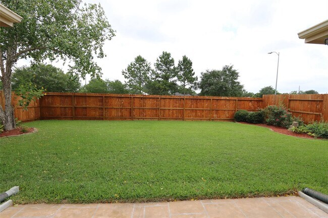 Building Photo - 1611 Maryvale Dr