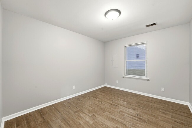 Building Photo - 1275 Penny Ln