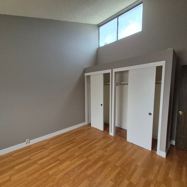 Building Photo - Carmichael 3 bedroom, $2195/month.