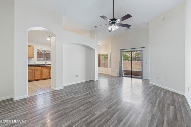 Building Photo - 60958 Cantle Ct