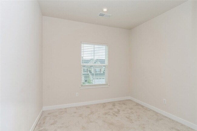 Building Photo - 4602 Spruce Rd