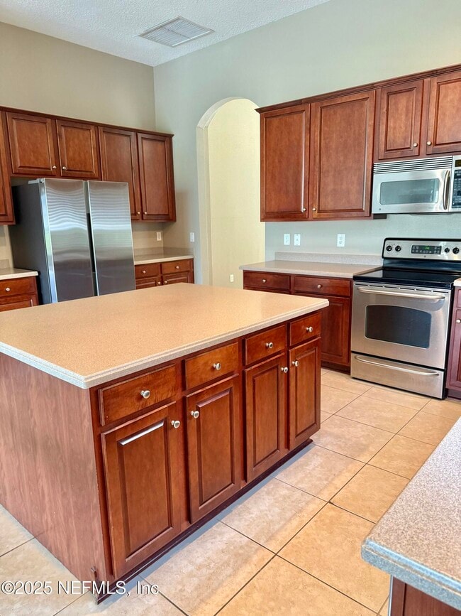 Building Photo - 8357 Highgate Dr