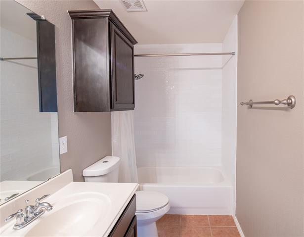 Building Photo - 9400 Stonewood Dr