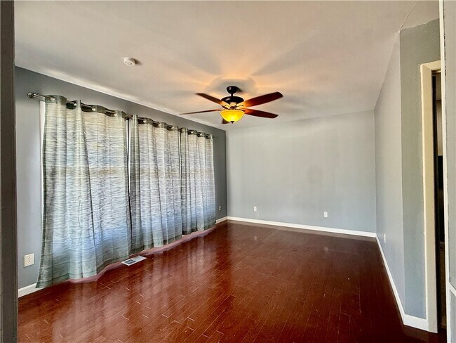 Building Photo - 20 Annette Ln